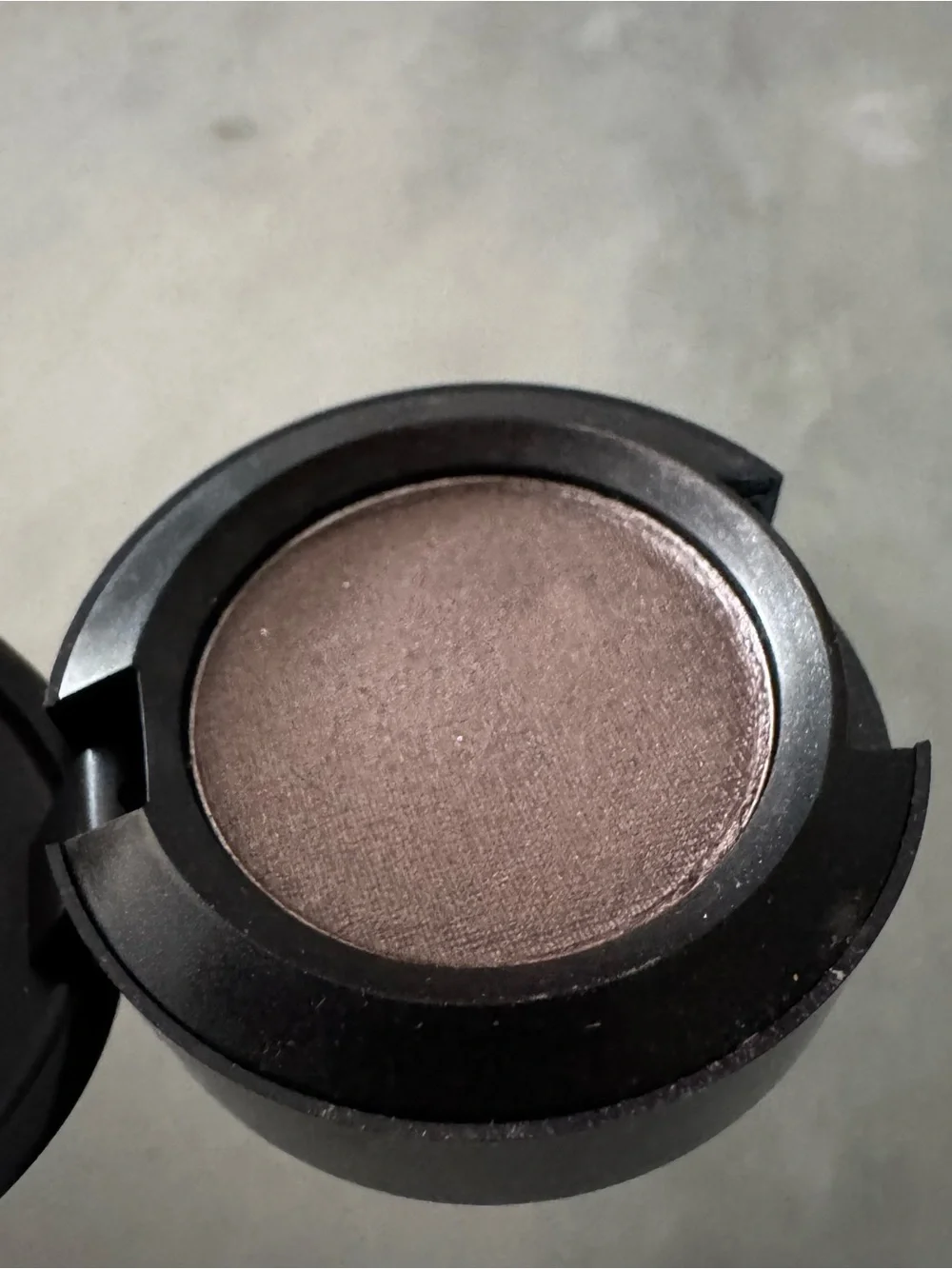 MAC Cosmetics eye shadow in the shade SATIN TAUPE